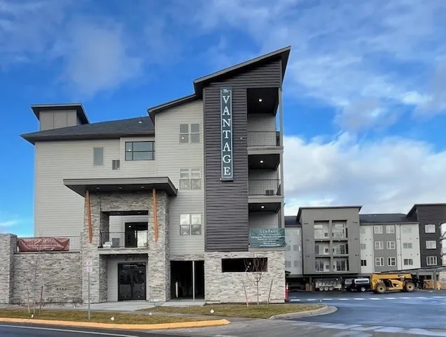 Four-story Vantage apartment building